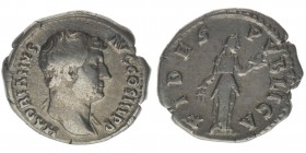 ROM Kaiserzeit Hadrianus 117-138

Denar
HADRIANVS AVG COS III P P / FIDES PVBLICA
RIC 241 A, 3,51 Gramm, ss