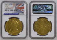 1709年 イギリス アン女王 5ギニー金貨 NGC AU55 (2130740-004), Gold 91.67%, 41.90g, 37.0mm, KM# 535, 

表の銘文には「神の恩寵によるアン」「グレートブリテン、フランス、およびアイルランドの女王」と刻まれています。
裏には新しく誕生...