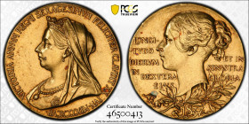 1897年 イギリス ヴィクトリア女王 ヴェールヘッド ヤングヘッド 金メダル PCGS SP61 (46500413) 箱破損, Eimer-1817b, 12.92g, 26.0mm,

ヴィクトリア女王の治世60周年、ダイヤモンドジュビリーを記念して発行された金メダルです。ヤングヴィクトリ...