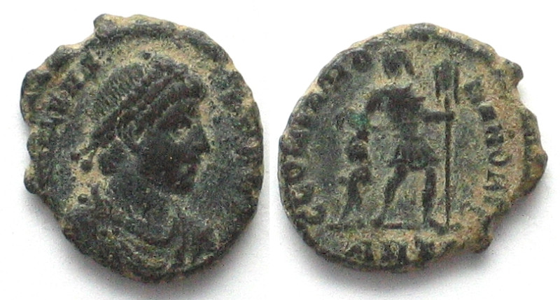 VALENS (364-378 AD). AE Follis, ANTΓ, Antioch mint, GLORIA ROMANORVM, VF. RIC IX...