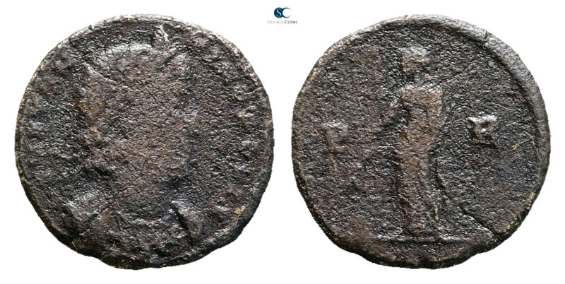 City Commemoratives AD 330-354. Constantinople
Follis Æ

15 mm, 1,23 g


...