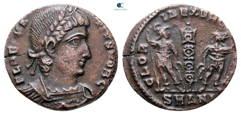 Delmatius, as Caesar AD 335-337. Antioch
Follis Æ

15 mm, 1,65 g



Very ...