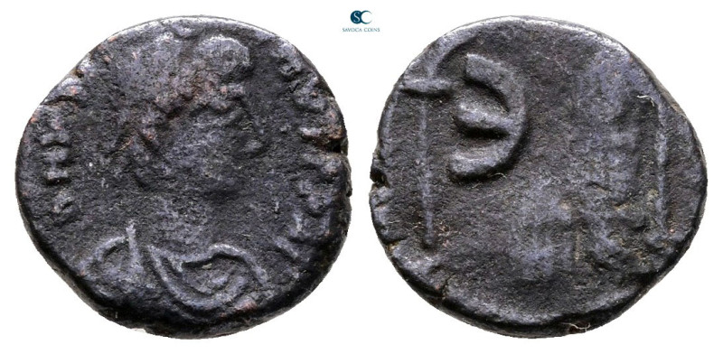 Justin I AD 518-527. Theoupolis (Antioch)
Pentanummium Æ

12 mm, 1,27 g


...