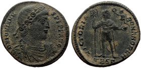 Jovianus (363-364) AE (Bronze, 8.56g, 28mm) Thessalonica, 363-364
Obv: D N IOVIANV – S PERP AVG Laurel and rosette diademed, draped and cuirassed bus...