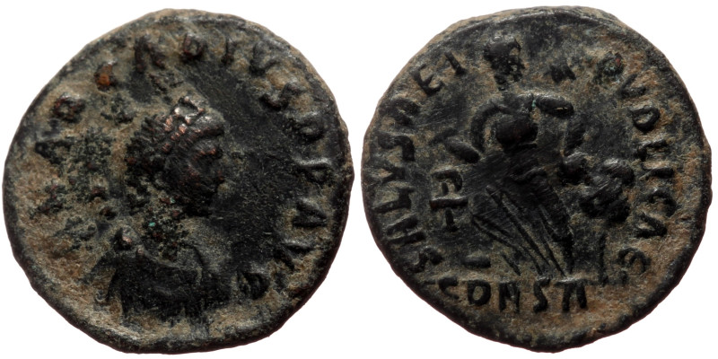 Arcadius (383-408) AE (Bronze, 1.43g, 14mm) Constantinople, 388-392
Obv: D N AR...