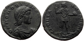 Honorius (393-423) AE (Bronze, 4.77g, 21mm) Heraclea.
Obv: DN HONORIUS PF AVG, Diademed, draped and cuirassed bust right.
Rev: GLORIA ROMANORVM / SMHΓ...