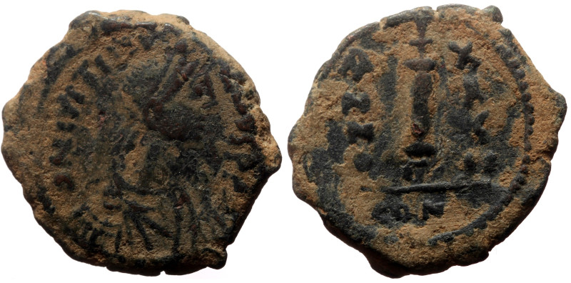 Justinian I (527-565) AE Decanummium (Bronze, 3.94g, Constantinople.
Obv: DNIVS...