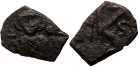 *Just 1 specimen recorded by acsearch*
Justinian II (First reign, 685-695) AE Half Follis (Bronze, 2.09g, 20mm) Syracuse
Obv: Crowned bust facing, h...