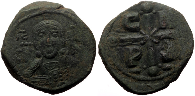 Romanus IV (1068-1071) AE Follis. (Bronze, 9.25g, 27mm) Constantinople.
Obv: IC-...