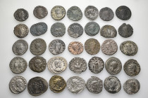 A lot containing 35 silver and bronze coins. All: Roman Imperial. Antoniniani. Fine to very fine. LOT SOLD AS IS, NO RETURNS. 35 coins in lot.


Fr...