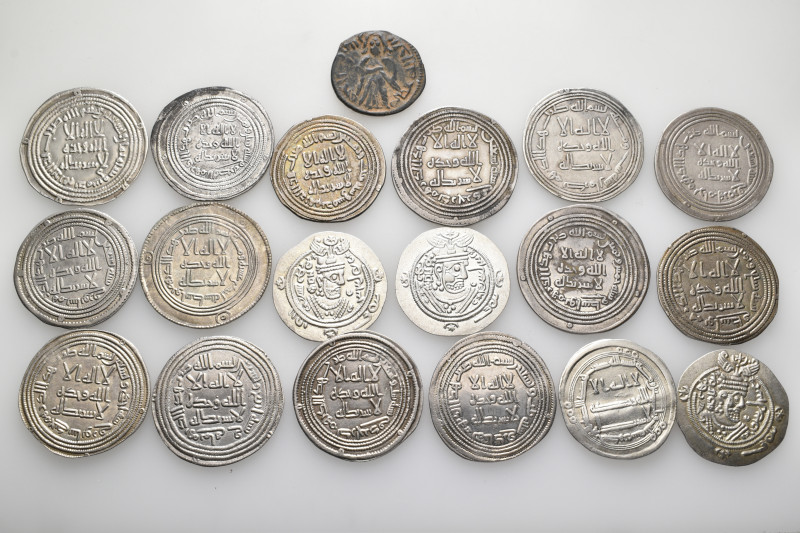 A lot containing 19 silver and bronze coins. All: Islamic. Very fine to extremel...