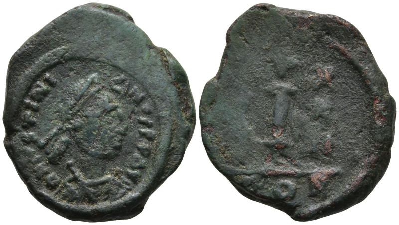 Justinian I (527-565 AD). Constantinople
AE Decanummium (21.4mm 5.84g)
Obv: D ...