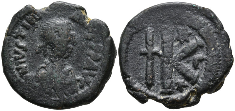 Justinian I (527-565 AD). Constantinople
AE Half Follis (28mm 8.88g)
Obv: DN I...