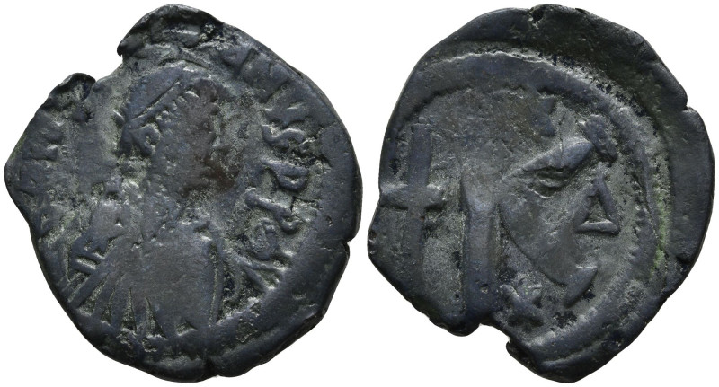 Justinian I (527-565 AD). Constantinople
AE Half Follis (27mm 7.54g)
Obv: DN I...