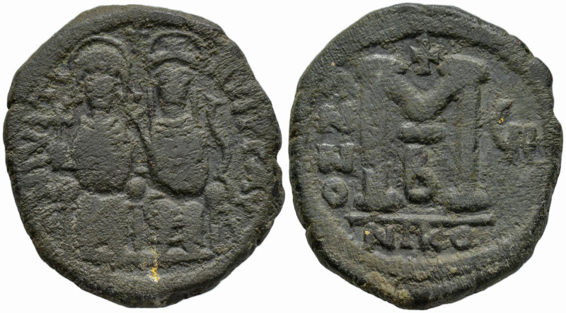 Justin II and Sophia (565-578 AD). Nicomedia
AE Follis (27.6mm 13.1g)
Obv: D N...