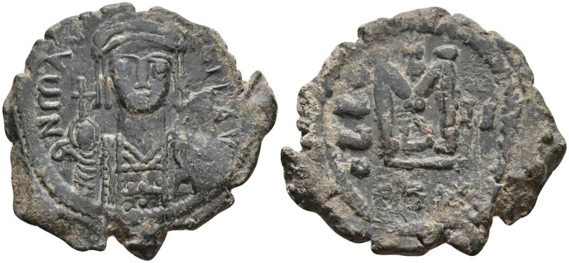 Maurice Tiberius (582-602 AD).Constantinople mint, Dater RY 2 = 583/4 AD.
AE Fol...