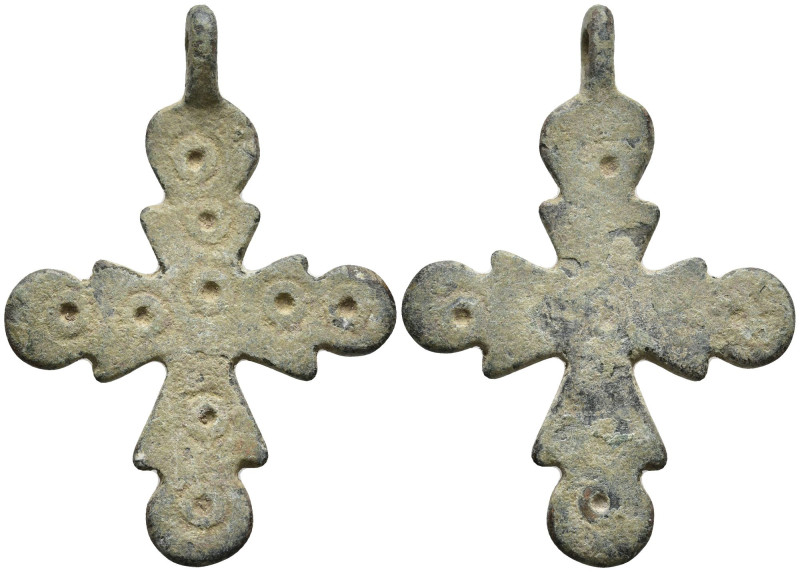 BYZANTINE EMPIRE.Bronze Cross.(8th-10th century)
(7.35g 46.9mm diameter)