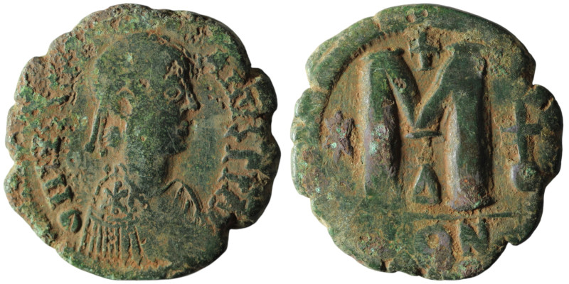 Justinian I (527-565 AD). Constantinople
AE Follis (30mm, 17,54g)

Artificial sa...