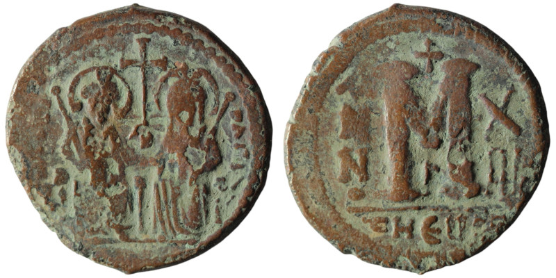 Justin II, with Sophia (565-578 AD). Theoupolis (Antioch)
AE Follis (31mm, 15,27...