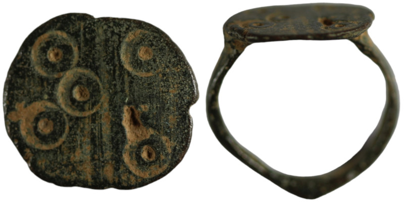 Ancient ring
Obv: Ornament
(18mm, 2,48g)