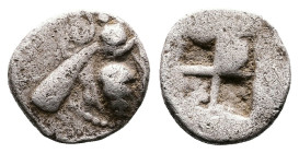 Ionia, Ephesos, circa 550 - 500 BC. AR Diobol (11mm, 1,04g.). Bee. Rev. Quadripartite incuse square. Karwiese Serie VI, 2A. Ex Solidus Numismatik 119,...
