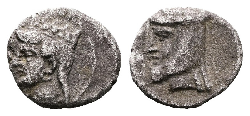 Dynasts of Cilicia, Uncertain mint, circa 4th. Century BC. AR Hemiobol (8mm, 0,2...