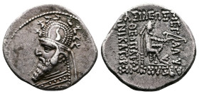 Kings of Parthia, Sinatrukes. Rhagai, 93-69 BC. AR Drachm (19mm, 4,06g.). Diademed and draped bust to left, wearing tiara / BAΣIΛEΩΣ MEΓAΛOV APΣAKOY Θ...