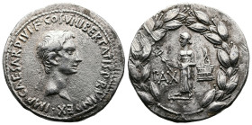 Ionia, Ephesus, Augustus 27 BC-AD 14. AR Cistophoric Tetradrachm (27mm, 11,45g.). Circa 28-20 BC. IMP•CAESAR•DIVI•F•COS•VI•LIBERTATIS•P•R•VINDEX laure...