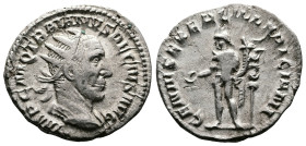 Trajan Decius, 249-251 AD. AR Antoninianus (21mm, 4,07 g.). Rome. IMP C M Q TRAIANVS DECIVS AVG, radiate, draped and cuirassed bust to right. Rev. GEN...