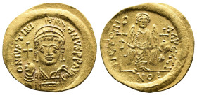Justinian I, 527-565 AD. Gold Solidus (21 mm, 4,44 g.). Constantinople, 527-538 AD. D N IVSTINIANVS P P AVI Helmeted and cuirassed bust of Justinian I...