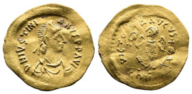 Justinian I, 527-565 AD. Gold Tremissis (17 mm, 1.44 g.). Constantinople. D N IVSTINIANVS P P AVG Pearl- diademed, draped and cuirassed bust of Justin...