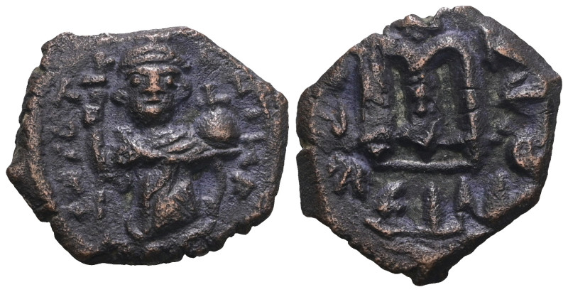 Byzantine bronze coin. Weight 4,24 gr - Diameter 21 mm.