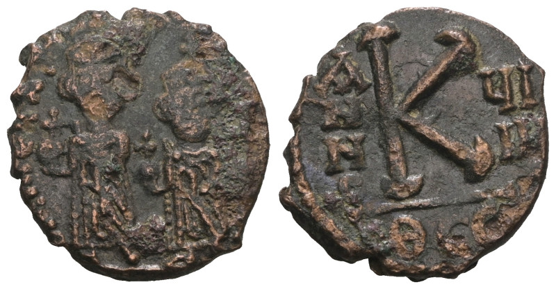 Byzantine bronze coin. Weight 2,89 gr - Diameter 17 mm.