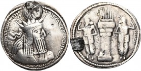 Bahram Ier (273-276), AR drahm. D/ Un point au-dessus et en dessous des bandelettes de la couronne. Göbl I/1, 41; Mitch., ACW, 835; Sell. 18. 4,01g Tr...