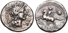M. Sergius Silus, AR denier, 116-115 av. J.-C., Rome. D/ ROMA - EX·S·C T. casquée de Roma à d. Derrière, . R/ Q/ M·SERGI/ SILVS Cavalier à g., ten. u...