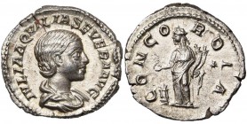 AQUILIA SEVERA, deuxième femme d''Elagabal, AR denier, vers 220, Rome. D/ IVLIA AQVILIA SEVERA AVG B. dr. à d. R/ CONCORDIA Concordia deb. à g., ten. ...