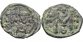 Léon III l''Isaurien (717-741), AE follis, 735-741, Constantinople. Grand module. D/ B. de f. de Léon III et Constantin V. R/ Grand  entre X/X/X et N...