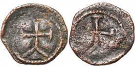 Constantin Gabras, duc de Trébizonde (1126-1140), AE follis. Frappé sous le règne de Jean II Comnène. D/ Croix grossière dans un cercle. R/ Croix gros...