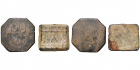 lot de 2 poids monétaires: poids octogonal de deux onces (bronze, 52,85 g); poids rectangulaire d''une once (plomb, 27,91 g).
Beau à Très Beau