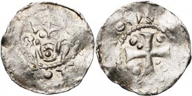 NEDERLAND, ZALTBOMMEL (?), AR denarius, ca. 1030-1050. Imitatie van het Tielse type. Vz/ Gekroond hoofd v.v. tussen een staf en een kruis. Kz/ Kruis m...