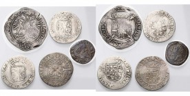 BRABANT, Duché, Charles Quint (1506-1555), lot de 5 p.: quatre patards (vlieger), 1540, Bruges; réal d''argent, Anvers (2): demi-réal, Anvers; courte,...