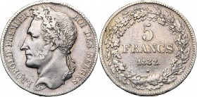 BELGIQUE, Royaume, Léopold Ier (1831-1865), AR 5 francs, 1832. 1er type à la tête laurée. Pos. B. Tranche inscrite en creux. Bogaert 8B. Rare Petits c...