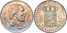 NEDERLAND, Koninkrijk, Willem III (1849-1890), AR 2 1/2 gulden, 1872. Sch. 598; Dav. 236. Gekleurde patina.
Prachtig à Fleur de Coin