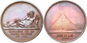 FRANCE, AE médaille, 1798 (an 7), Brenet. Conquête de la Basse-Egypte. D/ Le Nil allongé à d. R/ Vue des pyramides de Gizeh. Hennin 850. 33mm Nettoyée...