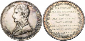 FRANCE, AR médaille, s.d. (1800), non signée (Liénard). Bonaparte premier consul de la République. D/ B. à g. R/ Inscription en huit lignes dans une c...