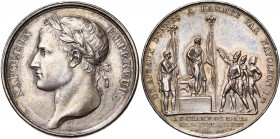 FRANCE, AR médaille, an 13 (1804), Droz/Jeuffroy. Distribution des aigles à l''armée. D/ T. l. de Napoléon Ier à g. R/ L''empreur deb. à d. sur une es...