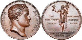 FRANCE, AE médaille, 1805, Andrieu/Brenet. Entrée de Ney à Innsbruck. D/ T. l. de Napoléon Ier à d. R/ Napoléon deb. à g., en soldat romain, ten. une ...