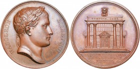 FRANCE, AE médaille, 1805 (1806), Andrieu. Paix de Presbourg signée avec l''Autriche. D/ T. l. de Napoléon Ier à d. R/ Le temple de Janus, les portes ...