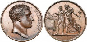 FRANCE, AE médaille, 1814, Andrieu/Brenet. Abdication de Napoléon Ier. D/ T. à d. R/ L''empereur deb. à g., signant son acte d''abdication et retenant...