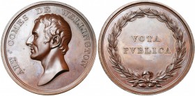 GRANDE-BRETAGNE, AE médaille, 1812, Webb. Hommage du Parlement anglais à Wellington. D/ ART· COMES DE WELLINGTON T. nue à g. R/ Dans une couronne de l...